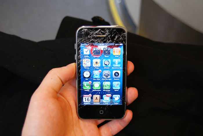 مدل گوشی موبایل بر هزینه تعمیر تاچ گوشی موثر است